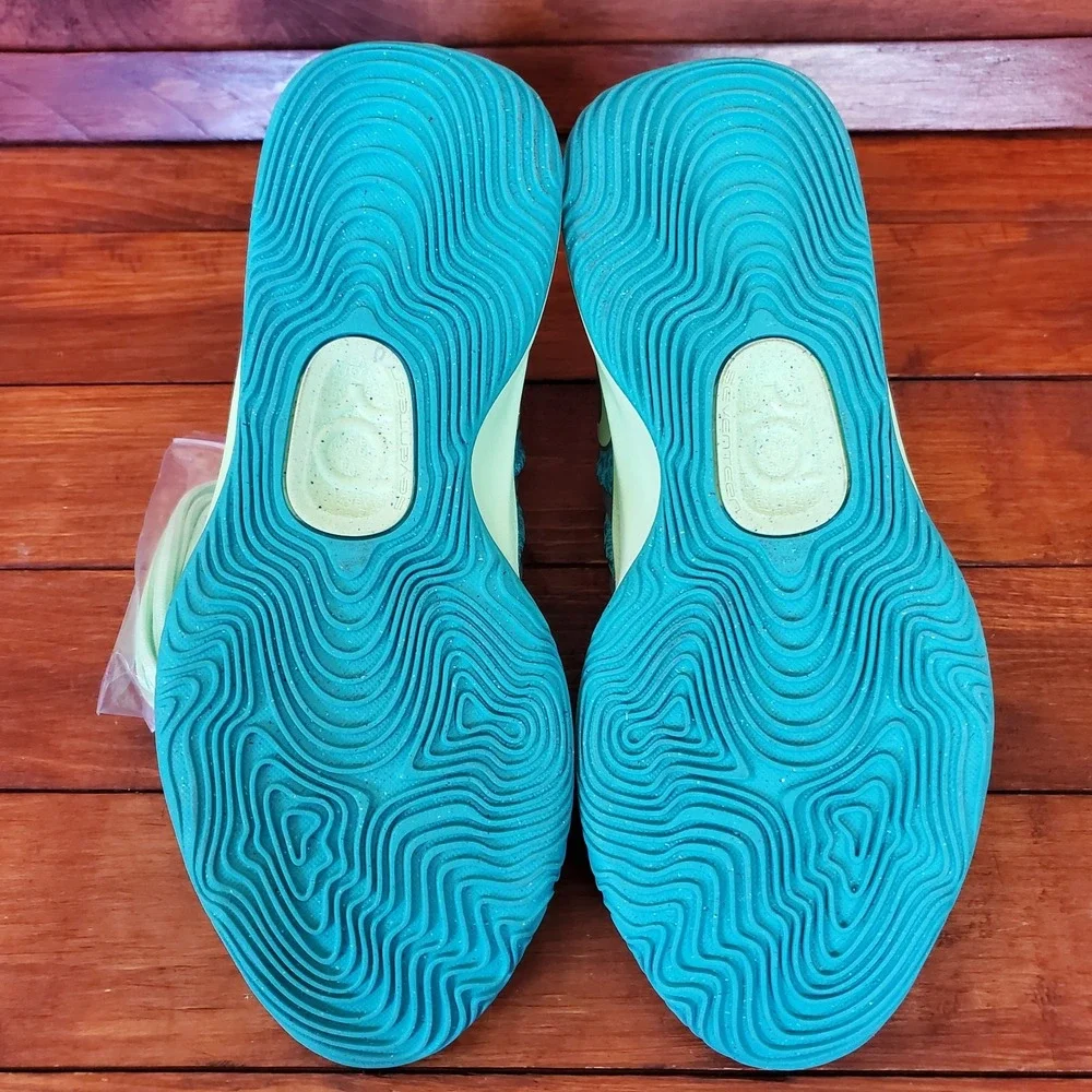 Nike solid as